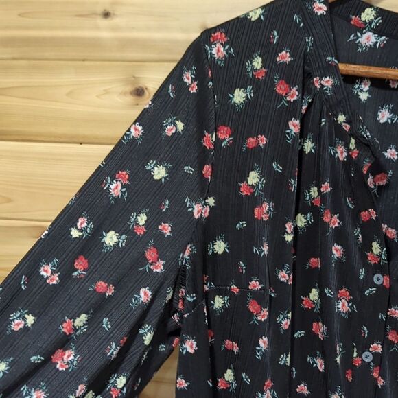 Lane Bryant Womens Top 18/20 Black Floral Spring Blouse - Picture 3 of 9
